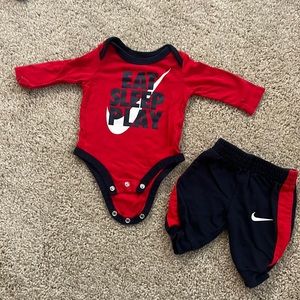 Great condition, two piece Nike set.